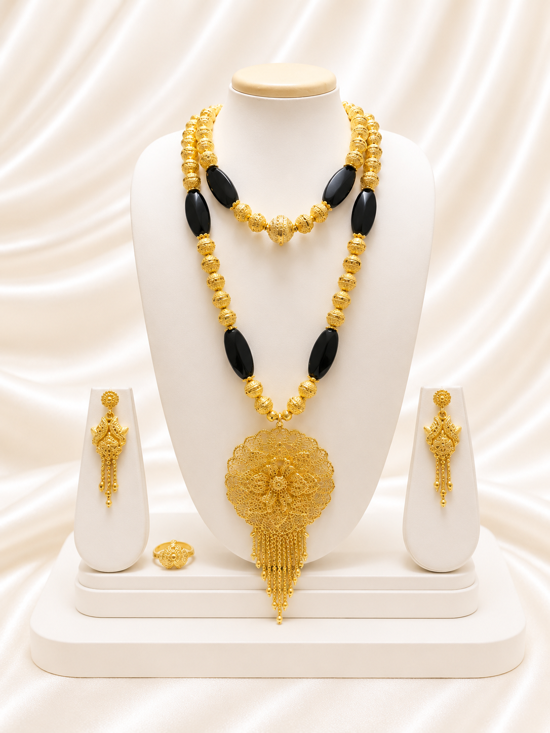 Ngalam Necklace 0052
