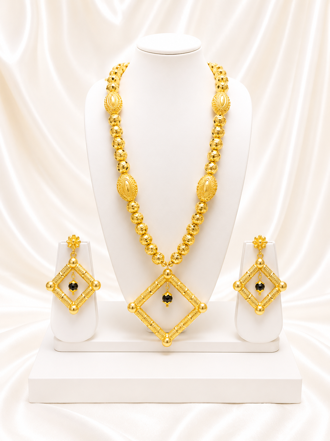 Ngalam Necklace 0049