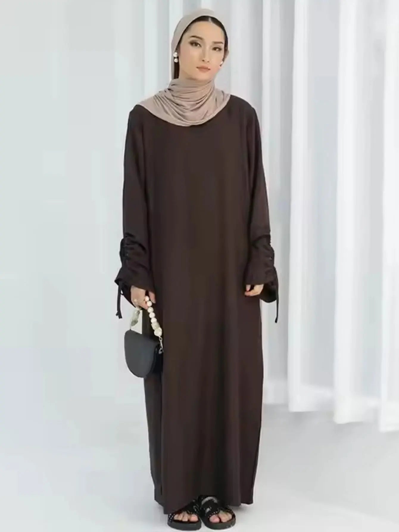 Modest Maxi Abaya Dress for Women – Loose Fit Long Sleeve Lace-Up Cuff Islamic Prayer Kaftan (Autumn/Winter)