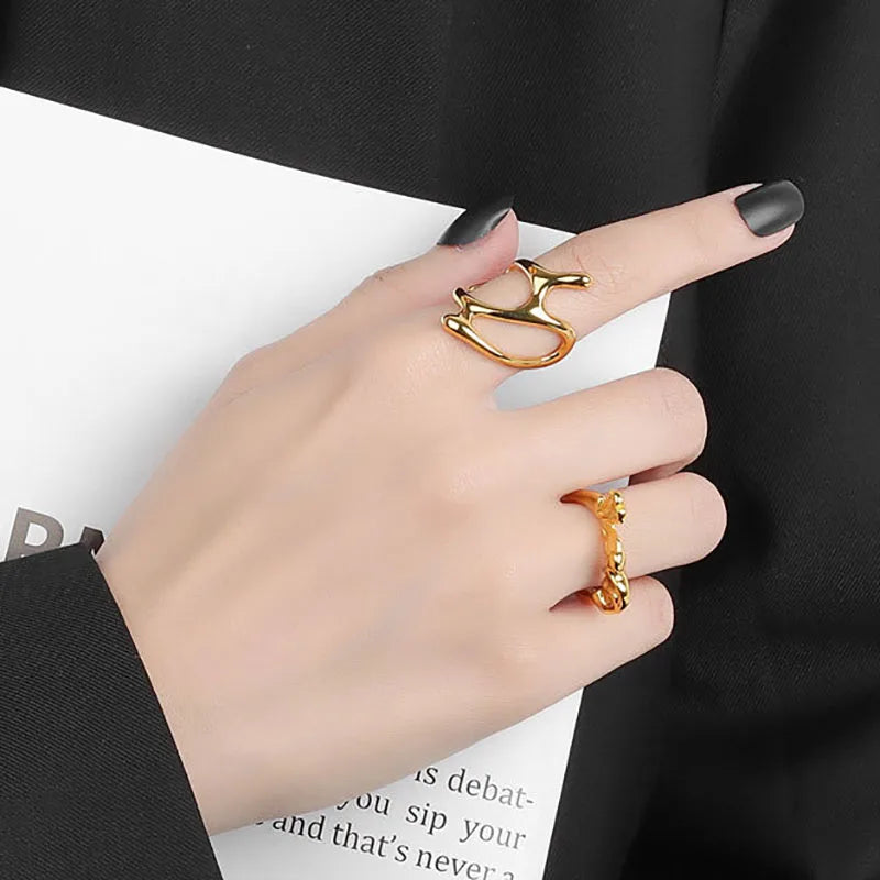 Vintage Irregular Pleated Gold Ring – Y2K Liquid Metal Geometric Statement Ring for Women