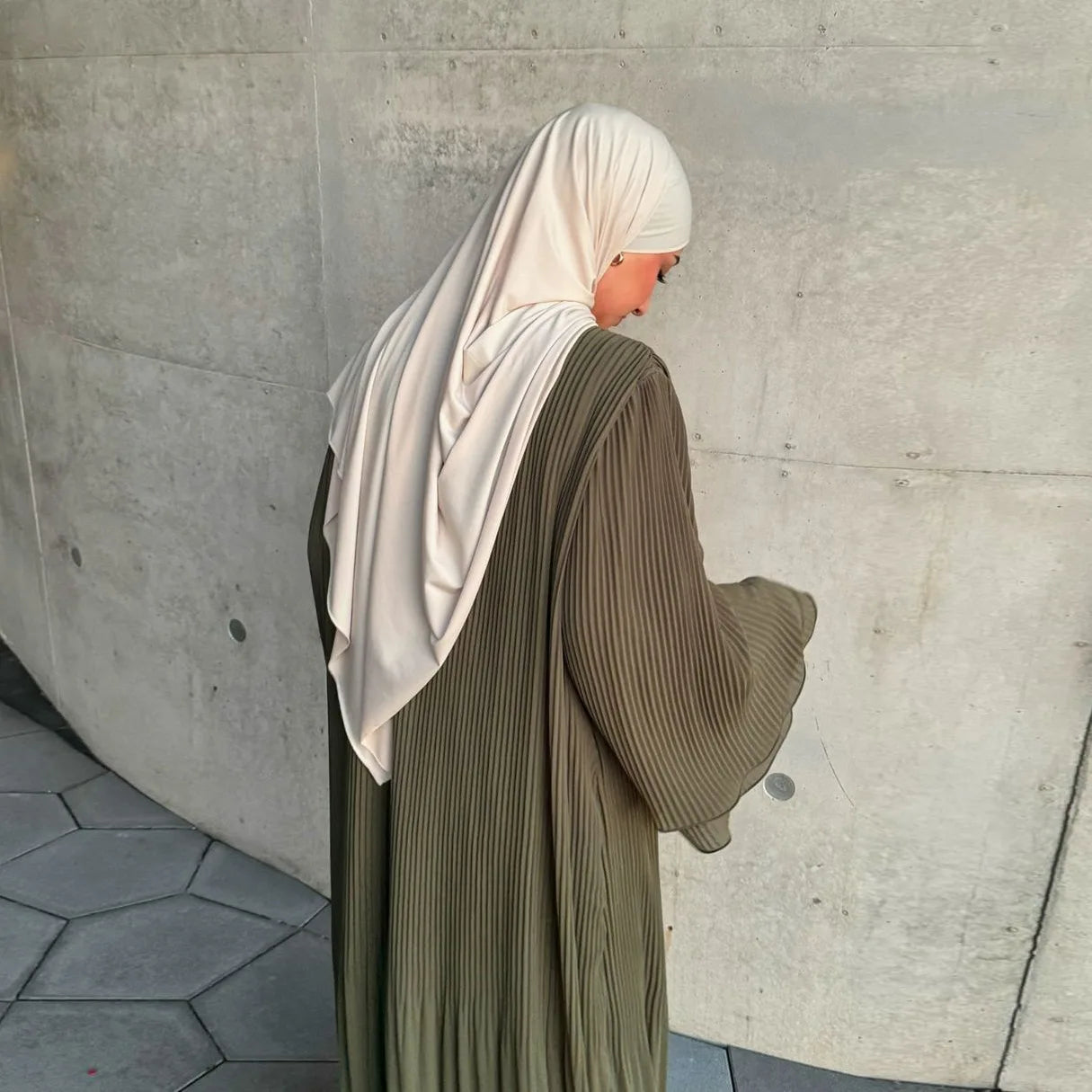 Elegant Pleated Kaftan Abaya Dress for Women – Flare Sleeve Jalabiya | Modest Eid & Occasion Wear