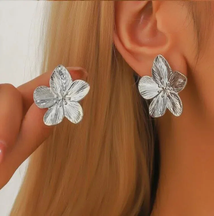 Golden Double-Layer Hollow Flower Hoop Earrings – Vintage Ethnic Drop Design for Women